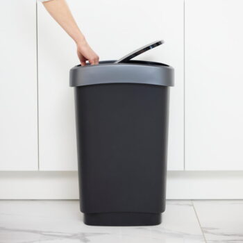 Odpadkový kôš z recyklovaného plastu v strieborno-čiernej farbe 25 l Twist - Rotho - Image 5