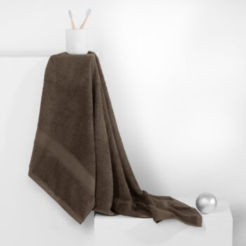 Tmavohnedá osuška DecoKing Bamby, 70 × 140 cm - Image 2