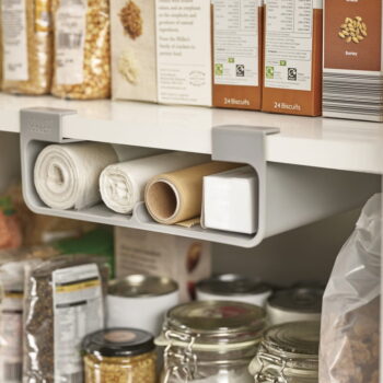 Sivý závesný plastový držiak na fólie a papierové utierky CupboardStore – Joseph Joseph - Image 3