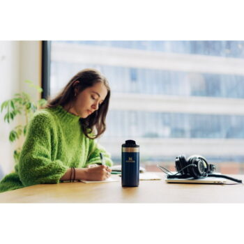 Tmavomodrý termo hrnček 350 ml AeroLight Transit – Stanley - Image 10