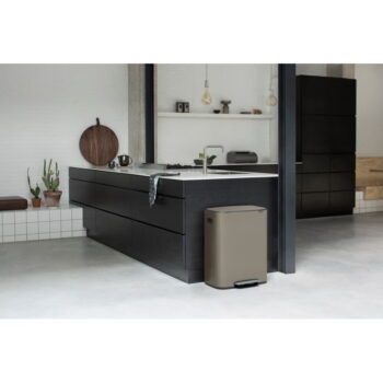 Sivý nášľapný oceľový odpadkový kôš 60 l Bo – Brabantia - Image 2