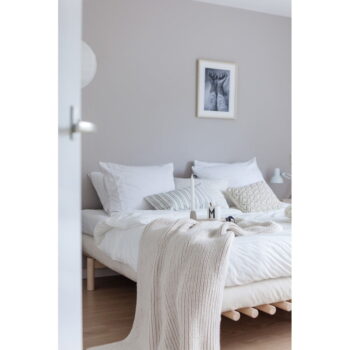 Dvojlôžková posteľ z borovicového dreva s roštom 180x200 cm Pace – Karup Design – Obrázok 2