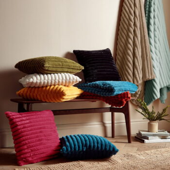 Dekoračný vankúš 45x45 cm Cosy Ribbed – Catherine Lansfield - Image 5
