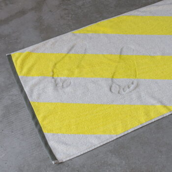 Žltá kúpeľňová predložka z bio bavlny 50x80 cm Diagonal – Mette Ditmer Denmark - Image 3