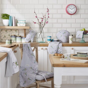 Utierky, chňapka a poklop na čajovú kanvicu v súprave 5 ks Hummingbirds – Cooksmart ® - Image 2