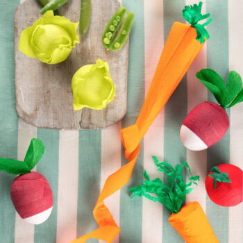 Párty doplnky v súprave 4 ks Vegetable Surprise Balls – Meri Meri - Image 9
