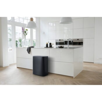 Matne čierny dotykový oceľový odpadkový kôš 60 l Bo Touch Bin – Brabantia - Image 2