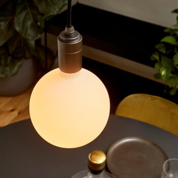 Teplá LED stmievateľná žiarovka E27, 8 W Sphere – tala - Image 6