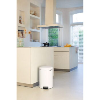Biely nášľapný oceľový odpadkový kôš 20 l NewIcon – Brabantia - Image 7