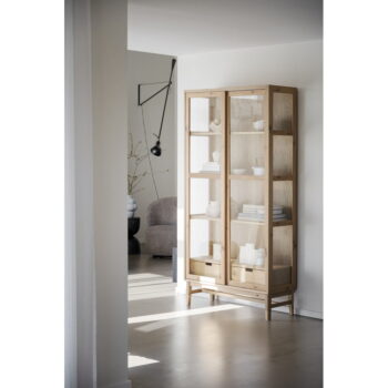 Vitrína v dekore duba s posuvnými dverami v prírodnej farbe 100x203 cm Hazelton – Rowico - Image 9