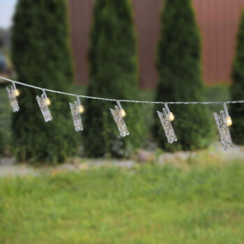 Transparentná LED svetelná reťaz v tvare kolíčkov DecoKing Pin, 60 svetielok, dĺžka 9,35 m - Image 3