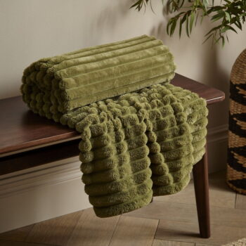 Deka z mikroplyšu 130x170 cm Cosy Ribbed - Catherine Lansfield – Obrázok 2