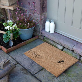 Rohožka z kokosového vlákna 40x60 cm Včela – Artsy Doormats - Image 6