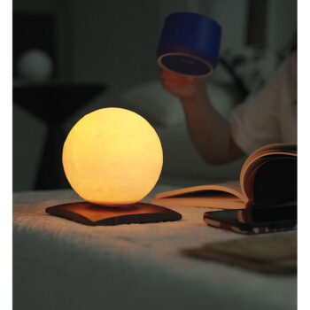 Tmavohnedá LED stolová lampa z orechového dreva (výška  13 cm) Smart LunaSpin – Gingko – Obrázok 10