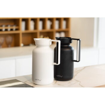 Matne čierna termoska 1 l Lungo – Vialli Design - Image 3