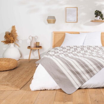 Béžový pléd 180x220 cm Abby – douceur d'intérieur