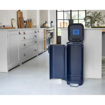 Tmavomodrý pedálový oceľový odpadkový kôš 40 l Porta – Joseph Joseph - Image 4