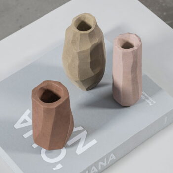 Béžová váza z polyresínu (výška  18 cm) Nuki – Mette Ditmer Denmark - Image 6