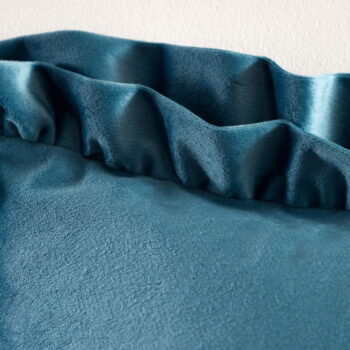 Zamatový dekoračný vankúš 43x43 cm Velvet Double Frill – Catherine Lansfield – Obrázok 3