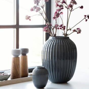 Tmavomodrá kameninová váza Kähler Design Hammershoi, výška 10 cm - Image 3