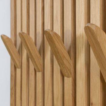 Vešiakový panel z dubového dreva v prírodnej farbe 46x100x8 cm Parco – Spinder Design - Image 7