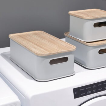 Sivý úložný box s vekom z dreva paulownia iDesign Eco Handled, 21,3 x 43 cm - Image 5
