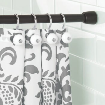 Čierna tyč na sprchový záves s nastaviteľnou dĺžkou InterDesign Cameo, 109 - 190 cm - Image 2
