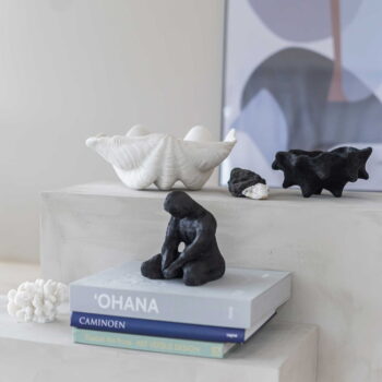 Soška z polyresínu (výška  15 cm) Meditating Man – Mette Ditmer Denmark - Image 2