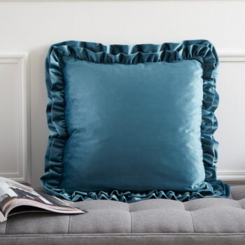 Zamatový dekoračný vankúš 43x43 cm Velvet Double Frill – Catherine Lansfield