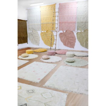 Svetlozelený prateľný ručne tkaný bavlnený koberec 200x300 cm Tribu Olive – Lorena Canals - Image 2