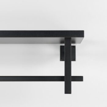 Čierny kovový nástenný vešiak s poličkou Simplon – Spinder Design - Image 5
