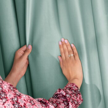 Zamatový dimout záves v mentolovej farbe 140x270 cm Pleat – AmeliaHome - Image 5