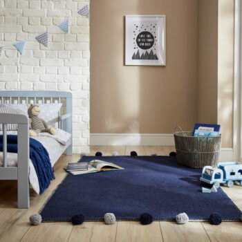 Tmavomodrý bavlnený detský koberec 100x150 cm Pom Edge Reversible – Flair Rugs - Image 2