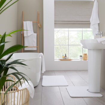 Biely froté bavlnený uterák 50x85 cm Anti-Bacterial – Catherine Lansfield - Image 5