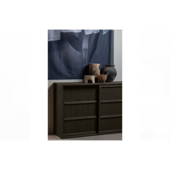 Tmavohnedá nízka komoda z borovicového dreva s posuvnými dverami 140x85 cm Nomin – BePureHome - Image 5