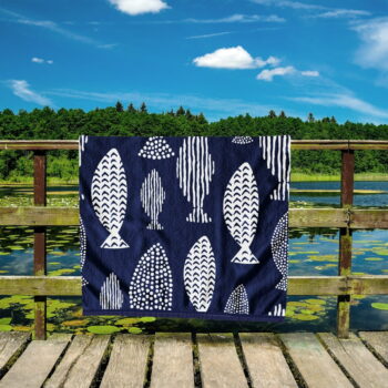 Tmavomodrá plážová osuška 90x180 cm Fish - DecoKing - Image 6