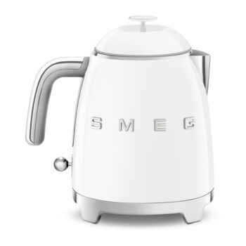 Biela rýchlovarná kanvica z nehrdzavejúcej ocele 800 ml Retro Style – SMEG - Image 10