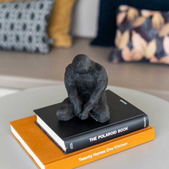 Soška z polyresínu (výška  15 cm) Meditating Man – Mette Ditmer Denmark - Image 6