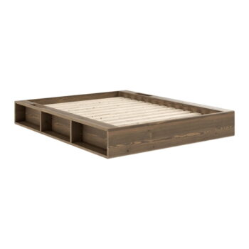 Hnedá dvojlôžková posteľ z borovicového dreva s roštom 140x200 cm Ziggy – Karup Design