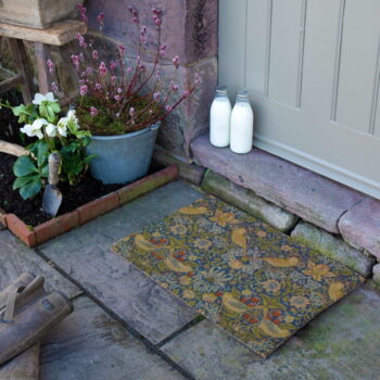 Rohožka z kokosového vlákna 40x60 cm William Morris Strawberry Thief – Artsy Doormats - Image 7