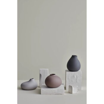 Svetlosivá porcelánová váza (výška  13 cm) Nona – Blomus - Image 4