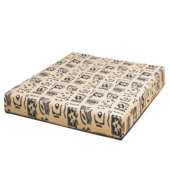 Pružinový matrac FUTON ARONA 160x200 cm je ľahký a priedušný matrac s bavlneným poťahom. Jadro matraca tvoria kvalitné bonellové pružiny s priemerom 2,2 cm. Nosnosť matraca je 80 kg.