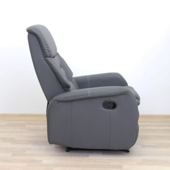 Relaxačné kreslo KOMFY je moderné polohovateľné kreslo s podnožkou, ktoré poskytuje maximálne pohodlie a relax. Kreslo je čalúnené sivou ekokožou. Výška a hĺbka sedu je 49 cm. Nosnosť kresla je 150 kg.