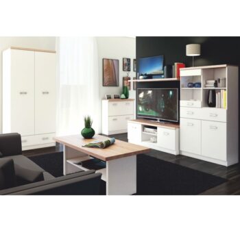 Obývaciu izbu TOPTY možno zakúpiť ako zostavu, ktorá pozostáva z: šatníková skriňa (80x57x183 cm), vitrína (80x33x145 cm), TV stolík (120x42x46 cm), konferenčný stolík (115x55x48 cm), botník (80x27x85 cm) a polica (). Systém Topty je moderná sektorová zostava, ktorú možno využiť na zariadenie…