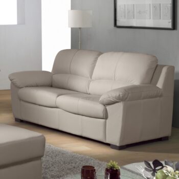 Trojsedačka DANILO je luxusný 3-sed, ktorý je vhodné umiestniť do elegantne zariadenej obývačky. Trojsedačku odporúčame dokúpiť ako doplnok k sedacej súprave Danilo. Je potiahnutá svetlošedou kožou Pampas (Hellgrau M9010), ale zadná časť je čalúnená látkou. Je možné si objednať zo 6 farebných…