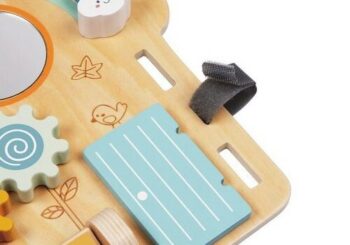 2Kids Toys Activity board Levíčkov dom