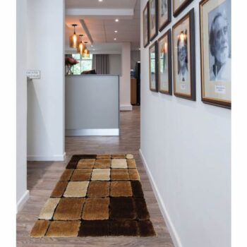 Koberec LUDVIG TYP 3 je moderným kúskom, ktorý dokonale zavŕši každý dizajn a zútulní Váš domov. Jeho povrch je taký príjemný na dotyk, že po ňom budete chcieť stále chodiť bosí. Jeho hebkosť a jemnosť je spôsobená materiálom, z ktorého je zhotovený - 100% polyester. Vďaka širokej škále odtieňov…