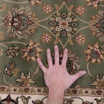 Koberec KENDRA TYP 2 Vás omámi svojou výnimočnosťou. Farby, vzory a obrazce, ktoré zdobia tento koberec Vám vyrazia dych a prenesú Vás do ríše rozprávok. Koberec až priam dýcha Perziou a Orientom. Vyrobený je zo 100% polypropylénu s rozmermi (ŠxD): 100x150 cm a hrúbkou 0,8 cm. Hmotnosť vlasu je…