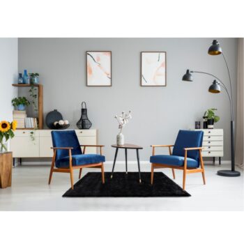 Koberec DELLA 80x150 cm je neutrálny a striedmy koberec, ktorý vám vyhovie po všetkých stránkach. Vyrobený je zo 100% polyesteru sivej farby, ktorá je trendy a nadčasová. Svoje uplatnenie nájde v modernom aj rustikálnom štýle. Polyester si zachováva svoje vlastnosti, a tak pri každom kontakte…