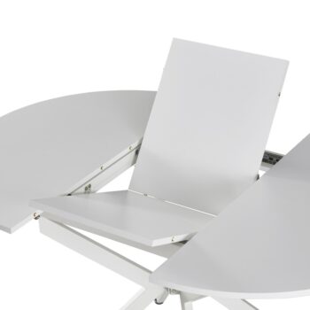 Rozkladací jedálenský stôl Abero Typ 1 v elegantnom bielom prevedení je ideálnym riešením pre moderné interiéry. Tento stôl, vyrobený z kvalitného aglomerovaného materiálu MDF a kovu, ponúka nielen štýlový vzhľad, ale aj praktickosť vďaka svojej rozkladacej funkcii.